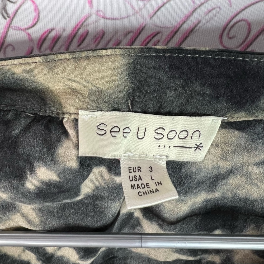 See u soon blouse tie dye style Stylish Black and Tan Women's Top - Picture 6 of 9